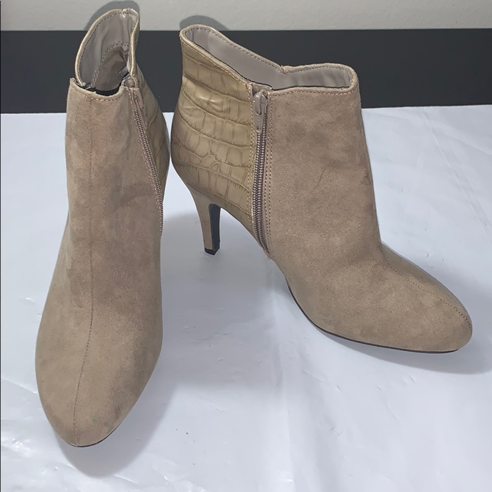 EXPRESS high heel boots women’s 8 Gray